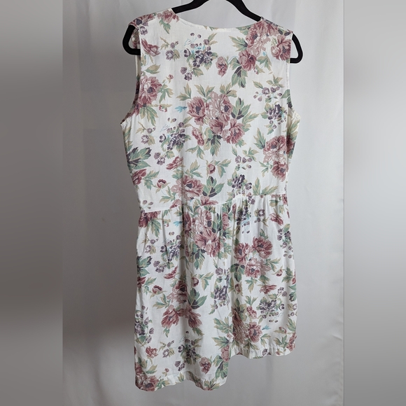 Vintage cottagecore white floral sleeveless romper - Picture 8 of 8